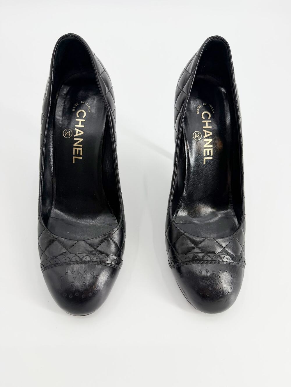 Chanel Black Quilted Leather Perforated CC Cap Toe Round Pumps 2013 39 EU 8.5